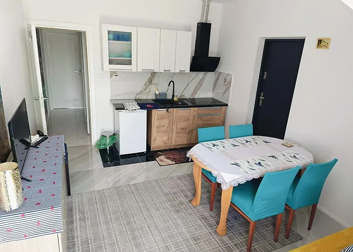 Ostoja U Diany Nad Zatoka アパート